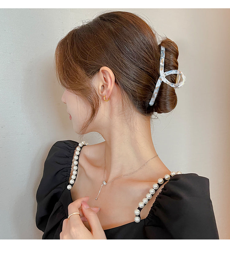 Emma Pearl Hair Clip