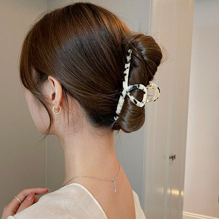 Emma Pearl Hair Clip